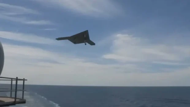 اولین هواپیمای بدون سرنشین عمود بر موتور جت